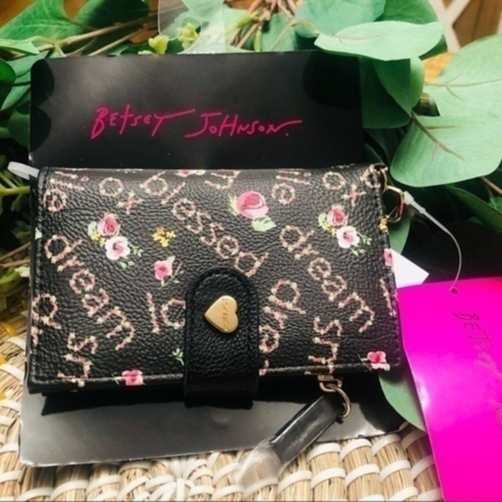 Betsey Johnson Flora Bifold Wallet Floral Logo Print NWT